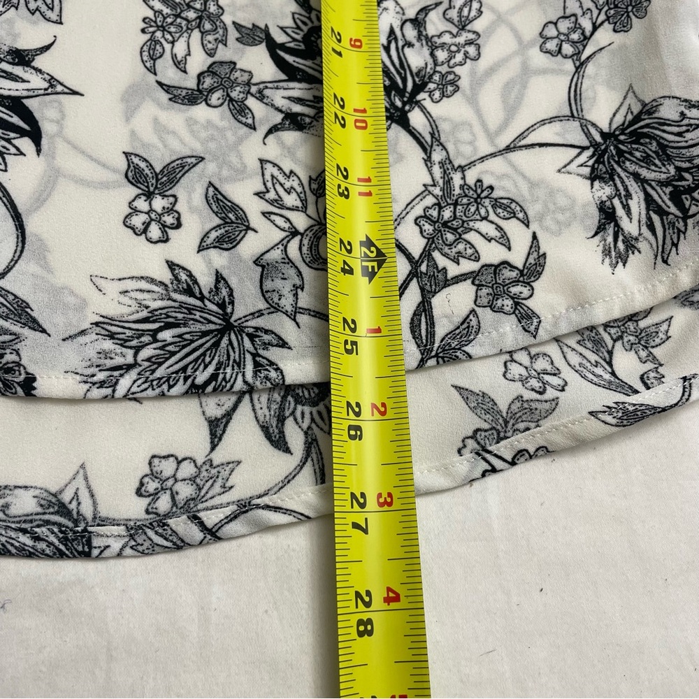 Lily Morgan Flutter Sleeve Blouse Black & White Botanical Floral Women’s Medium - Picture 6 of 8